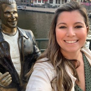 Meet your Posher, Laurin